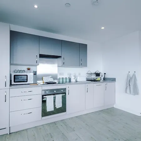 Stylish Apartment, Sleeps 6, Pool Table, Smart Tvs, Parking Available Manchester Exterior photo