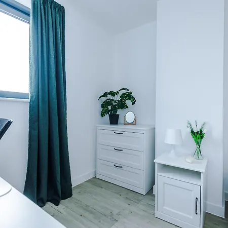 Stylish Apartment, Sleeps 6, Pool Table, Smart Tvs, Parking Available Manchester Exterior photo
