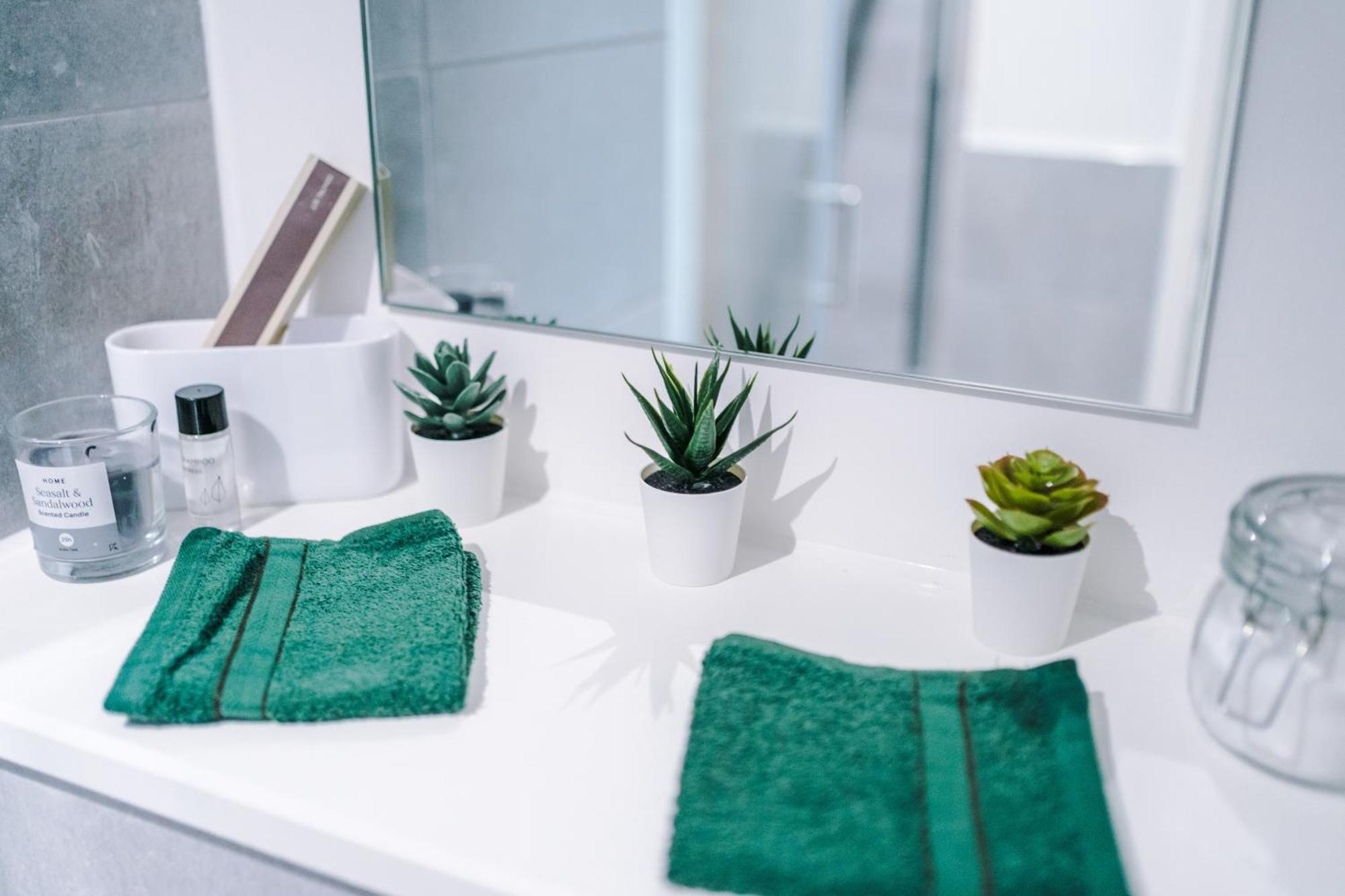 Stylish Apartment, Sleeps 6, Pool Table, Smart Tvs, Parking Available Apartamento