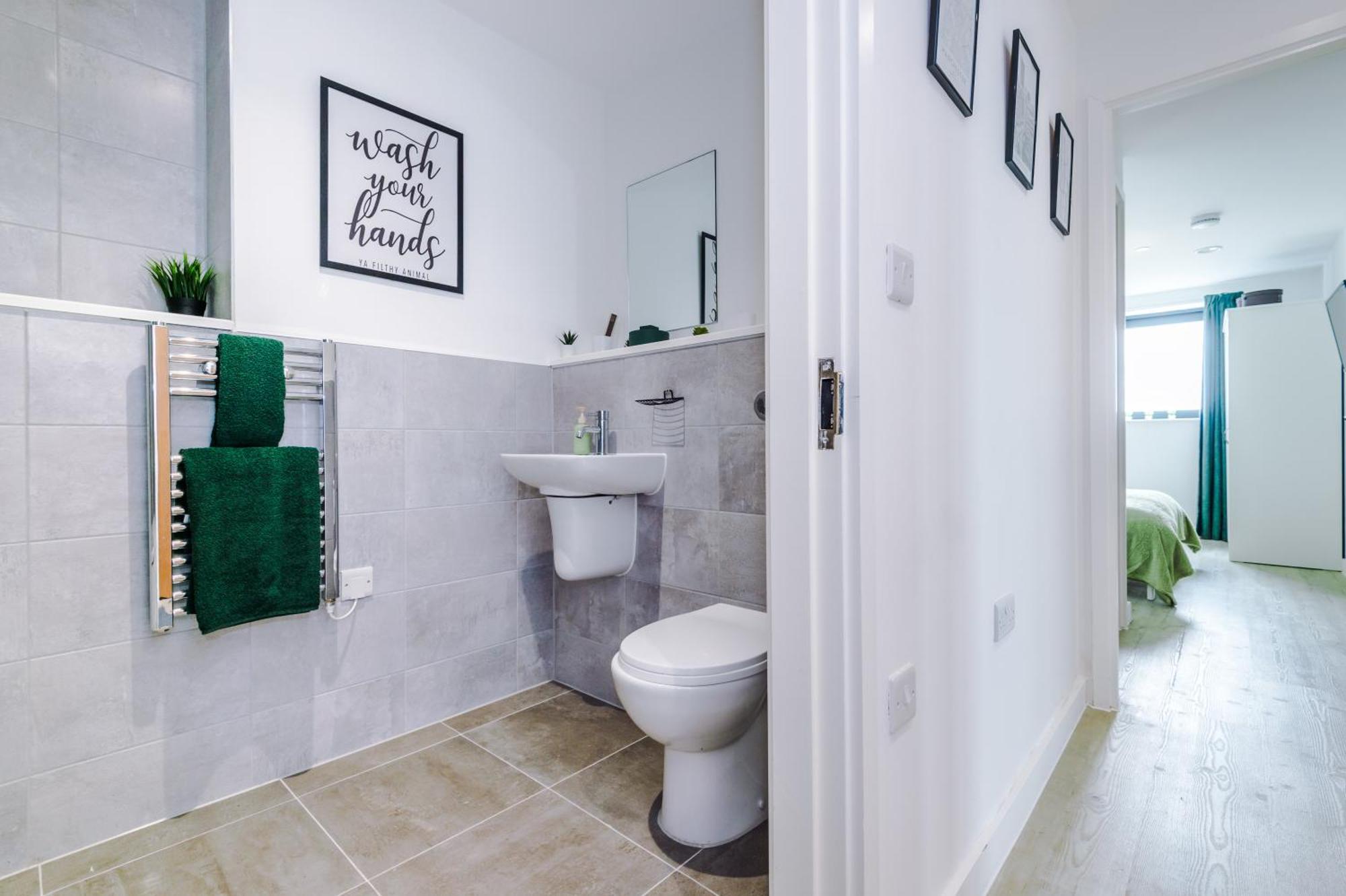 Apartment Stylish Apartment, Sleeps 6, Pool Table, Smart Tvs, Parking Available Manchester