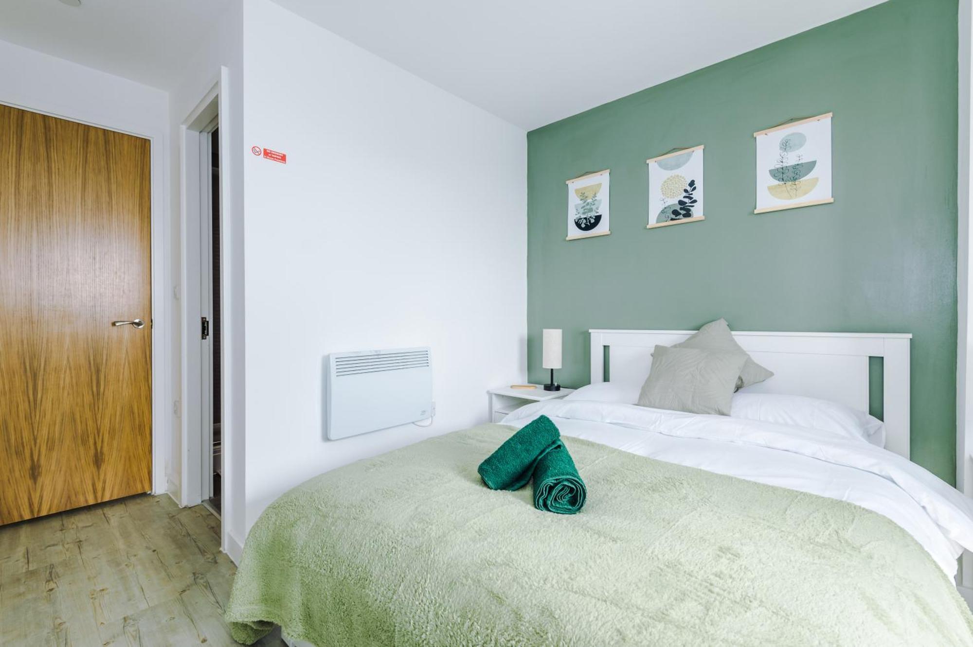 Apartment Stylish Apartment, Sleeps 6, Pool Table, Smart Tvs, Parking Available Manchester